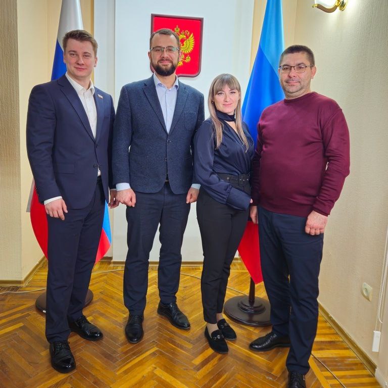 В Избирательной комиссии ЛНР обсудили повышение правовой культуры молодых избирателей В Избирательной комиссии ЛНР обсудили повышение правовой культуры молодых избирателей