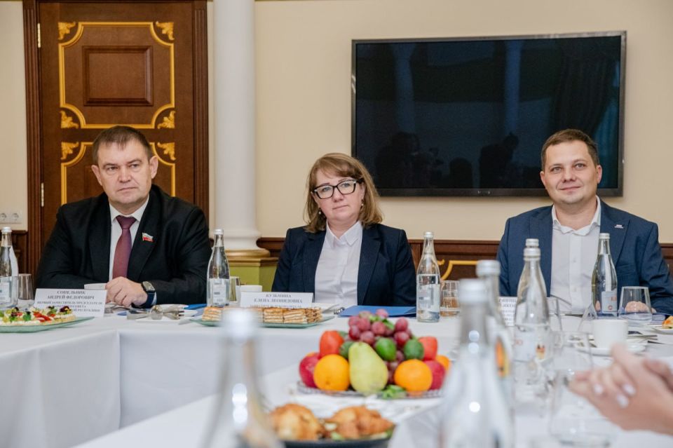 ������ ��������� ������ ������� � ������������ ����� ����������� ������������� ��������� ������� � ������ ������������