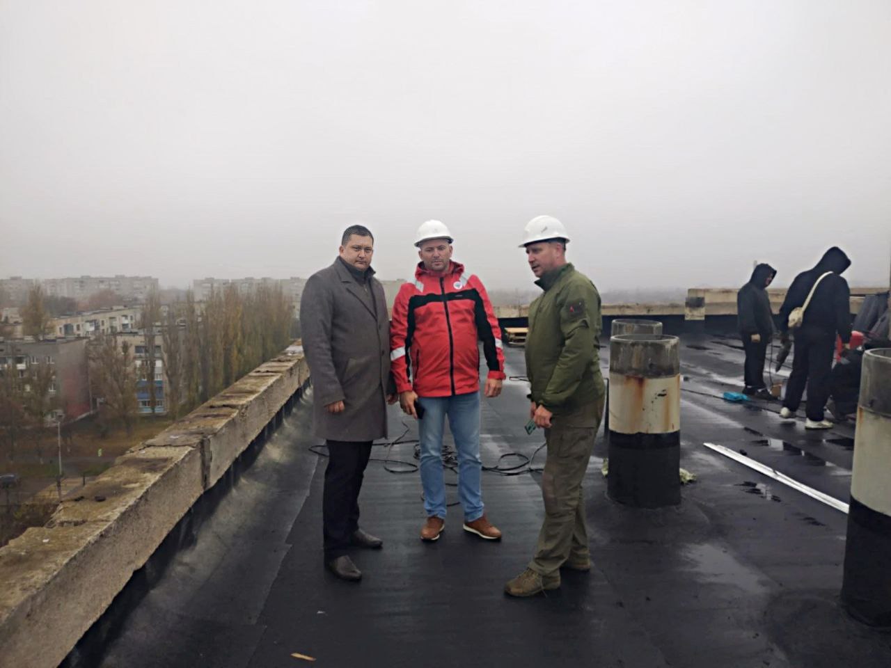 В Кировске провели обследование кровель домов находящихся на завершающем этапе работ В Кировске провели обследование кровель домов находящихся на завершающем этапе работ