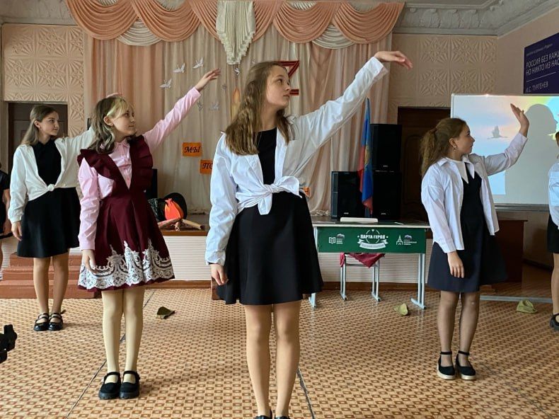 В Червонопартизанской гимназии открыли Парту Героя в память о Сергее Маивко В Червонопартизанской гимназии открыли Парту Героя в память о Сергее Маивко