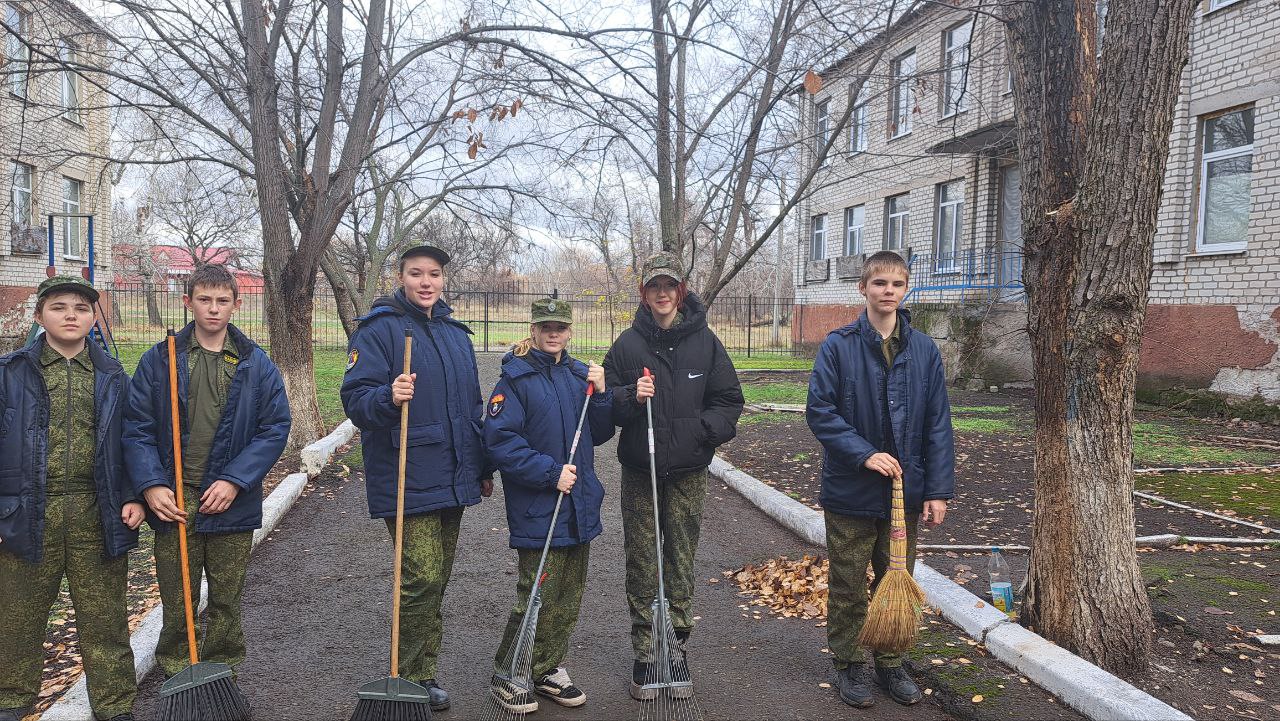 13 ноября День добра ,. в "Станично-Луганской средней школе имени Грекова П.М."