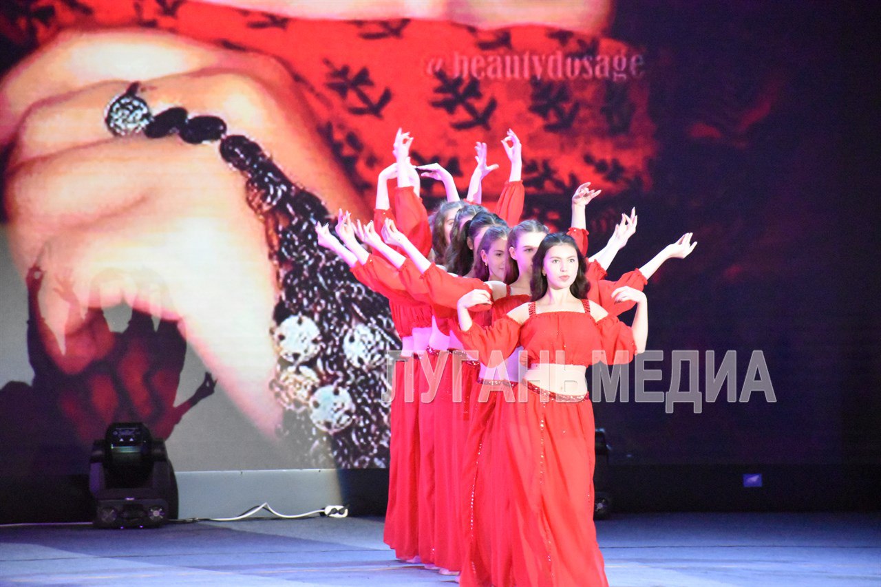 В Ровеньковском Дворце Культуры им. Горького 14 ноября состоялось торжественное мероприятие, посвященное 85-летию Ровеньковского технико-экономического колледжа В Ровеньковском Дворце Культуры им. Горького 14 ноября состоялось торжественное мероприятие, посвященное 85-летию Ровеньковского технико-экономического колледжа