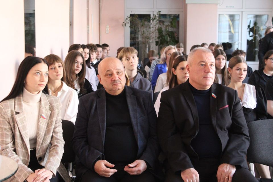 В Кировске прошла презентация проекта «Проекты памяти — за будущее вместе» В Кировске прошла презентация проекта «Проекты памяти — за будущее вместе»
