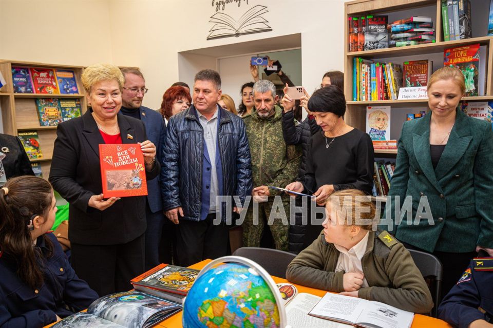 В Станице Луганской прошло торжественное открытие современной модельной библиотеки «Казачок», созданной в рамках национального проекта «Семья» В Станице Луганской прошло торжественное открытие современной модельной библиотеки «Казачок», созданной в рамках национального проекта «Семья»