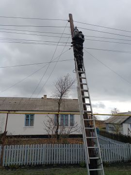 На этой неделе отдел по обеспечению жизнедеятельности пгт Чернухино провел работы по улучшению уличного освещения