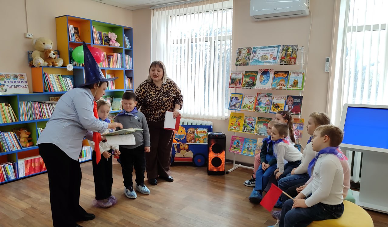 В модельной библиотеке АГЦБС для воспитанников детского сада «Ласточка» прошло интерактивное путешествие "Книжный экспресс" В модельной библиотеке АГЦБС для воспитанников детского сада «Ласточка» прошло интерактивное путешествие "Книжный экспресс"