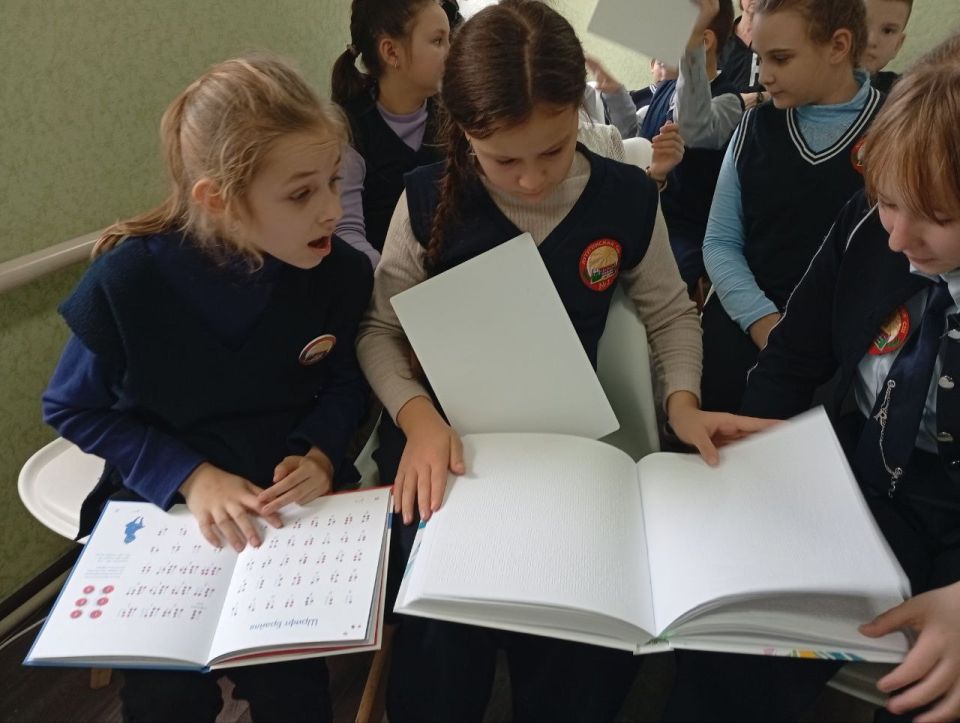 В Лутугинской районной библиотеке для детей прошла экспресс-беседа В Лутугинской районной библиотеке для детей прошла экспресс-беседа