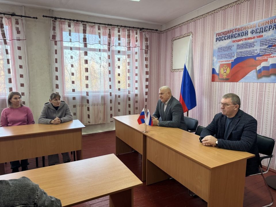 Владимир Шавлай: Сегодня, 14 ноября 2025 года, провел встречу с коллективом ГБОУ СПО ЛНР "Молодогвардейский многопрофильный колледж имени героев подпольной организации "Молодая гвардия" Владимир Шавлай: Сегодня, 14 ноября 2025 года, провел встречу с коллективом ГБОУ СПО ЛНР "Молодогвардейский многопрофильный колледж имени героев подпольной организации "Молодая гвардия"