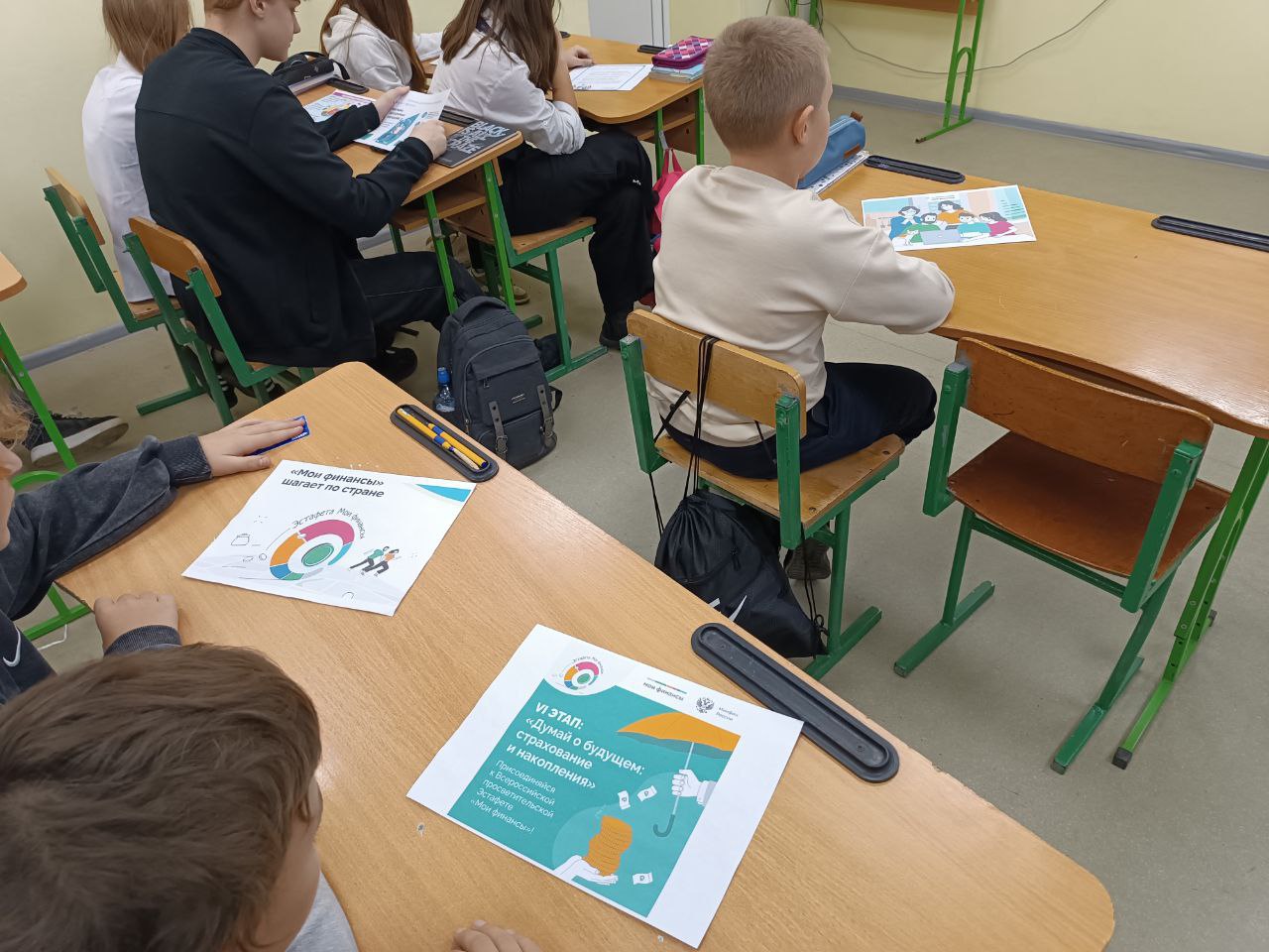 В Новоайдарской школе прошел VI этап просветительской эстафеты «Мои финансы» В Новоайдарской школе прошел VI этап просветительской эстафеты «Мои финансы»