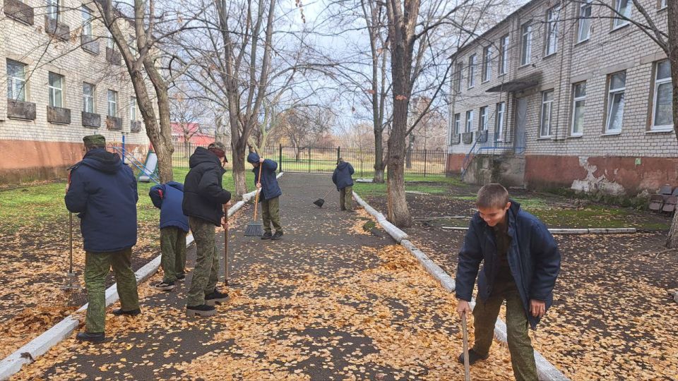 13 ноября День добра ,. в "Станично-Луганской средней школе имени Грекова П.М." 13 ноября День добра ,. в "Станично-Луганской средней школе имени Грекова П.М."