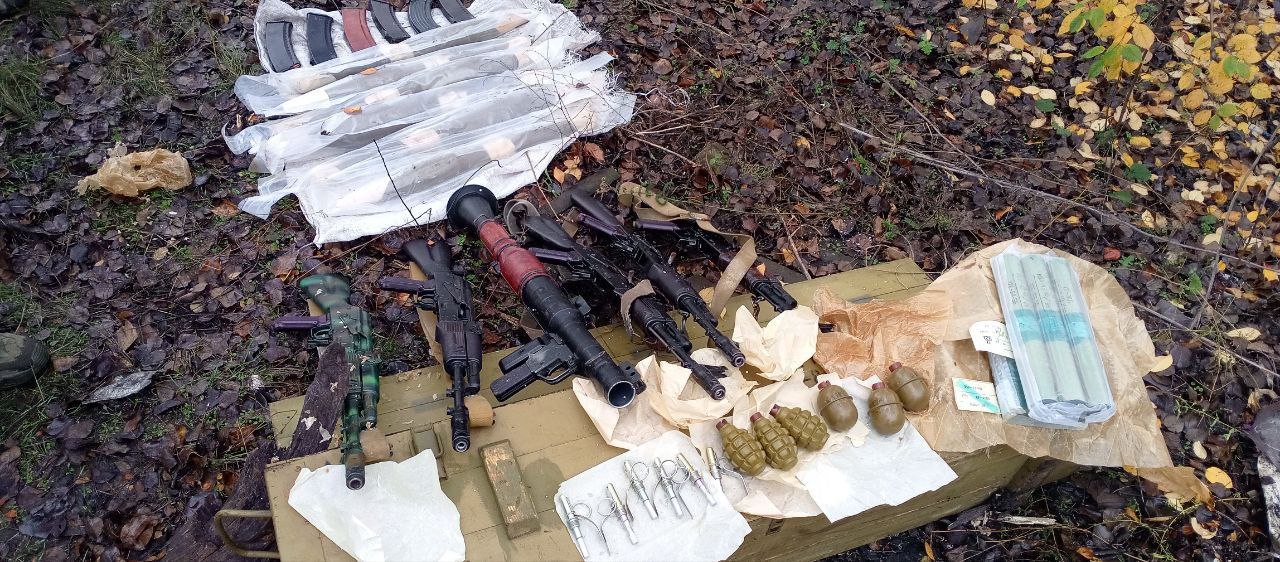 В ЛНР росгвардейцами обнаружен крупный схрон с вооружением и боеприпасами