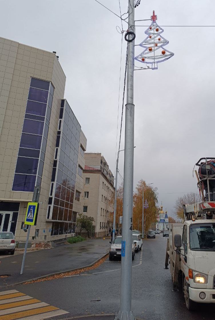 "Луганскгорсвет" продолжает работу по улучшению уличного освещения