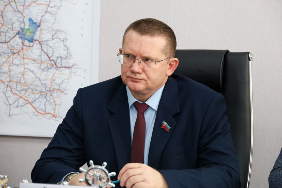 В Комитете по инфраструктуре рассмотрели вопросы жилищного строительства и водообеспечения