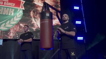 Сегодня в Саратове прошла церемония открытия первого чемпионата России по дисциплине бокса «Удар на силу»