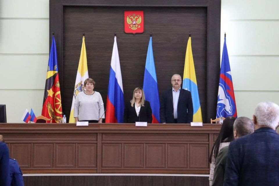 Под председательством Виктории Сошиной в Антраците состоялось внеочередное XXXV заседание Совета округа Под председательством Виктории Сошиной в Антраците состоялось внеочередное XXXV заседание Совета округа