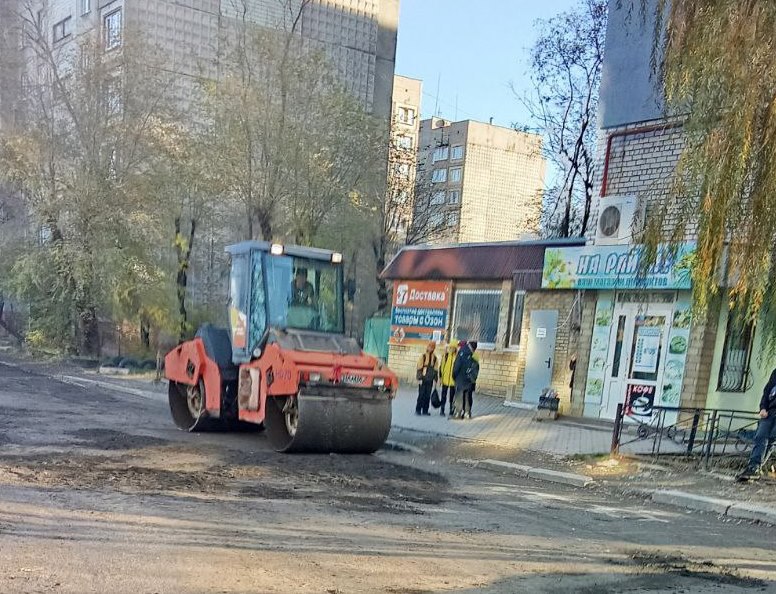 Коммунальные службы проводят работы на территории города Коммунальные службы проводят работы на территории города