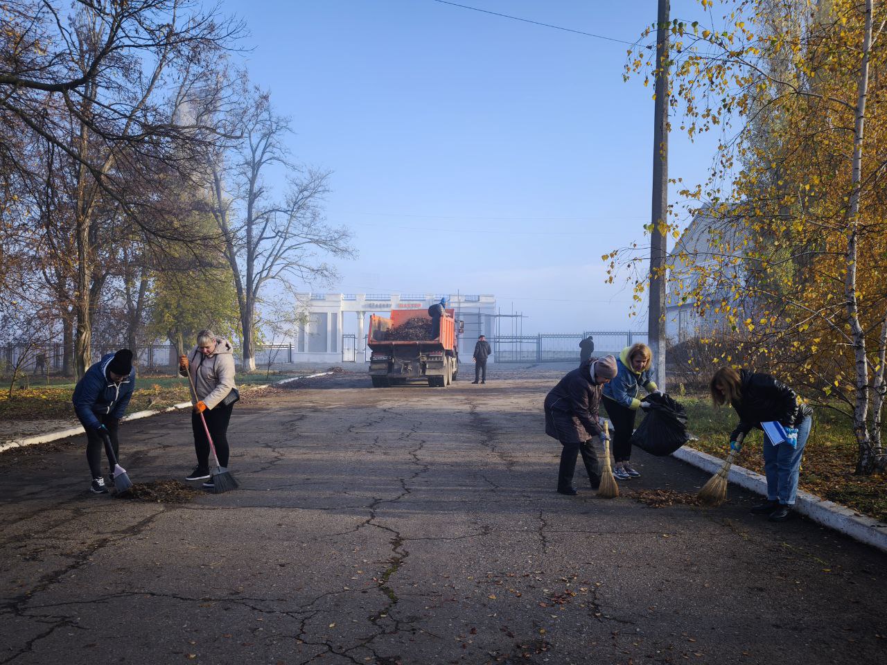 Кировчане приняли участие в городском субботнике по благоустройству территории Кировчане приняли участие в городском субботнике по благоустройству территории