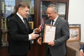 Роман Лысенко: Вместе с депутатом Народного Совета ЛНР Олегом Валерьевичем Ковалем посетили Всемирный конгресс татар в Казани