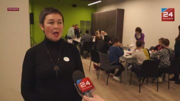 «Яркие краски жизни»: семейный фестиваль прошёл в Луганском Доме молодёжи