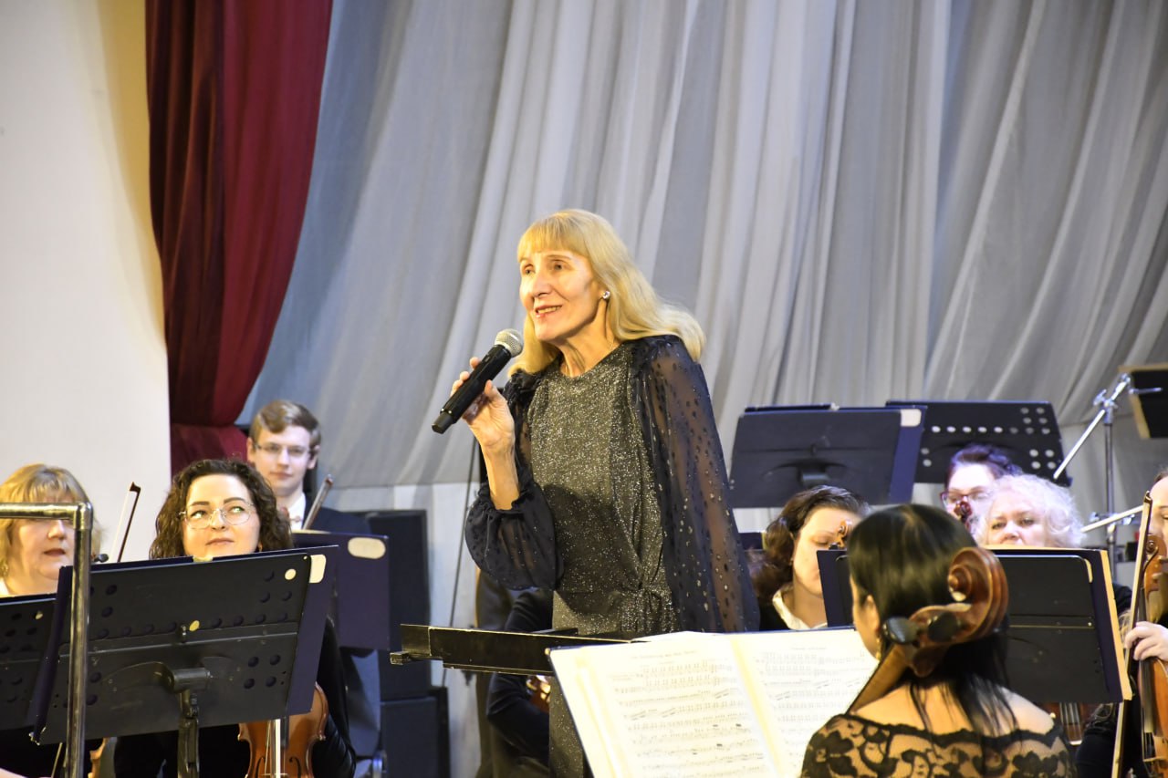 Известный гобоист Алексей Балашов выступил приглашённым солистом на концерте Луганского академического симфонического оркестра Известный гобоист Алексей Балашов выступил приглашённым солистом на концерте Луганского академического симфонического оркестра