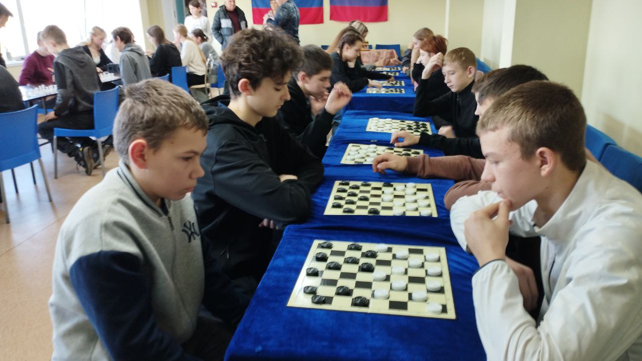 В Меловской спортивной школе прошли соревнования, посвященные героям СВО В Меловской спортивной школе прошли соревнования, посвященные героям СВО