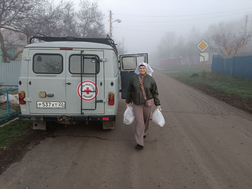 Сегодняшний день был наполнен добрыми делами! Волонтеры Новоайдарской школы-интерната дружно взялись за дело и помогли загрузить автомобиль гуманитарной помощью Сегодняшний день был наполнен добрыми делами! Волонтеры Новоайдарской школы-интерната дружно взялись за дело и помогли загрузить автомобиль гуманитарной помощью