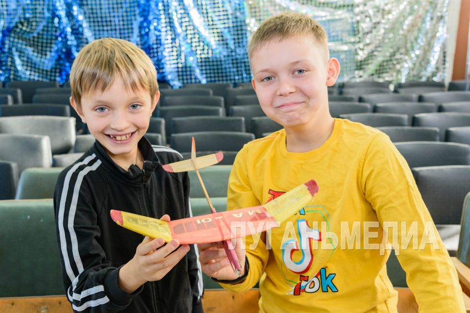 В Луганске прошли республиканские соревнования по авиамоделизму В Луганске прошли республиканские соревнования по авиамоделизму