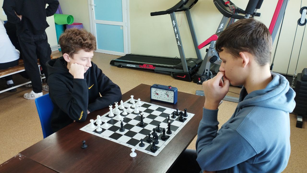 В Меловской спортивной школе прошли соревнования, посвященные героям СВО В Меловской спортивной школе прошли соревнования, посвященные героям СВО