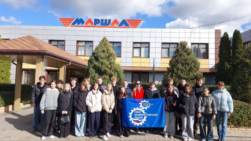 Около 1100 школьников и студентов посетили предприятия Луганщины! Около 1100 школьников и студентов посетили предприятия Луганщины!