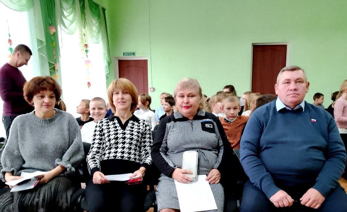 «Профмастерская: Профессии региона» открыла двери в мир помощи и поддержки для юных жителей Новоайдара «Профмастерская: Профессии региона» открыла двери в мир помощи и поддержки для юных жителей Новоайдара