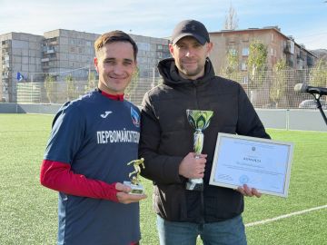 Сергей Колягин: После завершения матча за «Кубок Победителей» начальник Управления Первомайсктепло – филиала ГУП ЛНР «Луганская тепловая организация» Владислав Сапожников поздравил спортсменов одноименной футбольной команды...