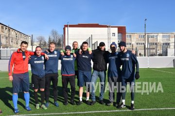 Ярким завершением футбольного сезона в Первомайске стал «Кубок победителей» на поле нового физкультурно-оздоровительного комплекса открытого типа