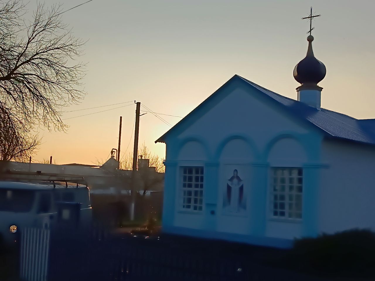 Сегодняшний день был наполнен добрыми делами! Волонтеры Новоайдарской школы-интерната дружно взялись за дело и помогли загрузить автомобиль гуманитарной помощью Сегодняшний день был наполнен добрыми делами! Волонтеры Новоайдарской школы-интерната дружно взялись за дело и помогли загрузить автомобиль гуманитарной помощью