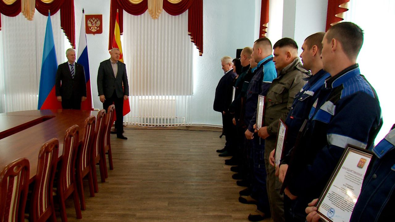 В Краснодоне чествовали работников «ТюменьБурСтроя» В Краснодоне чествовали работников «ТюменьБурСтроя»