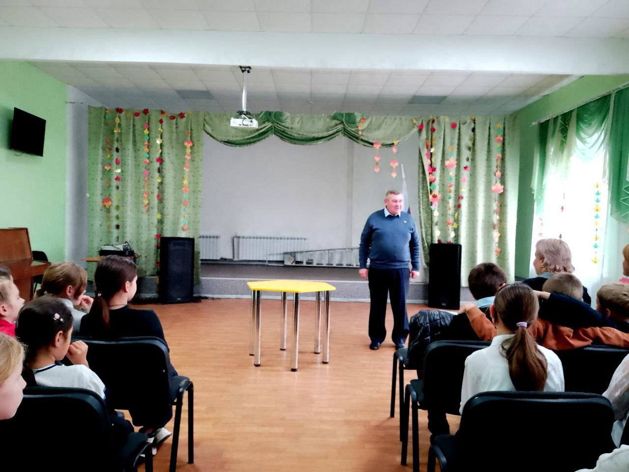 «Профмастерская: Профессии региона» открыла двери в мир помощи и поддержки для юных жителей Новоайдара «Профмастерская: Профессии региона» открыла двери в мир помощи и поддержки для юных жителей Новоайдара