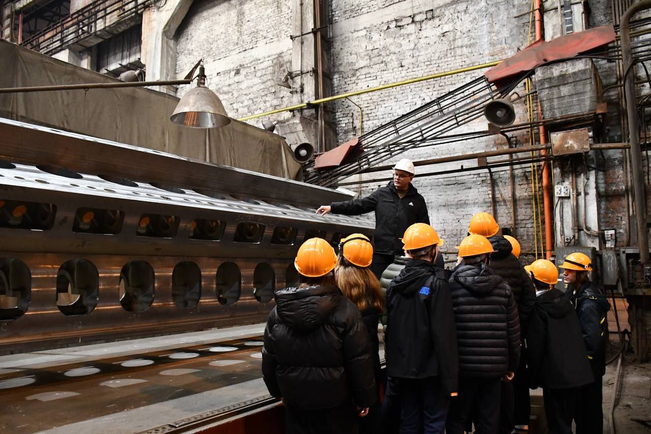 Константин Бутримов: Луганские школьники завершили осенний этап «Недели без турникетов» на «Лугамаше» Константин Бутримов: Луганские школьники завершили осенний этап «Недели без турникетов» на «Лугамаше»