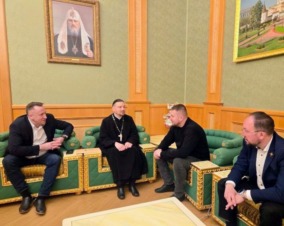 Денис Мирошниченко обсудил с руководством ВРНС открытие первой Общественной приемной организации в Луганске