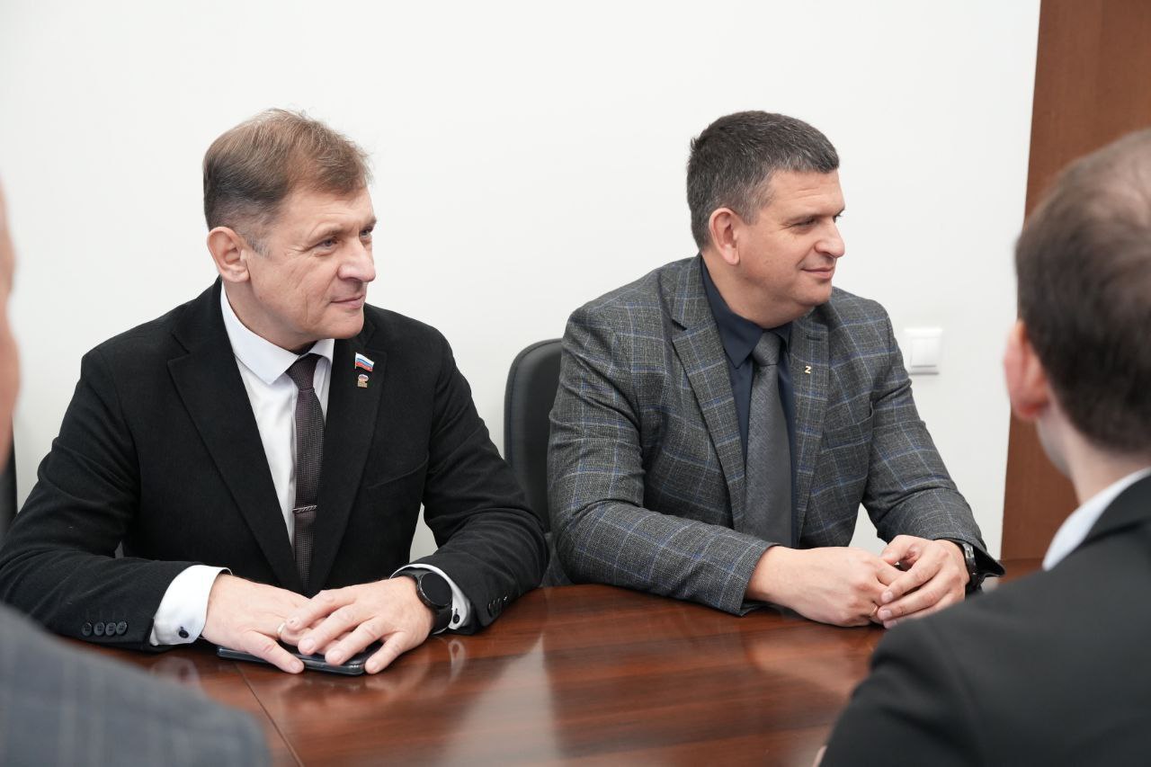 Роман Лысенко: Вместе с депутатом Народного Совета ЛНР Олегом Валерьевичем Ковалем посетили Всемирный конгресс татар в Казани Роман Лысенко: Вместе с депутатом Народного Совета ЛНР Олегом Валерьевичем Ковалем посетили Всемирный конгресс татар в Казани