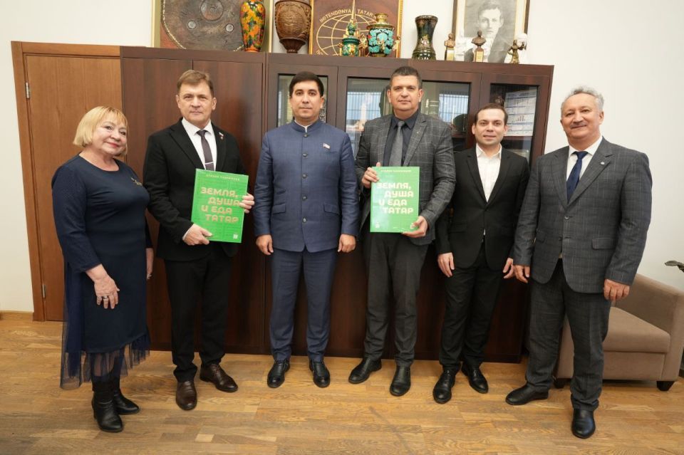 Роман Лысенко: Вместе с депутатом Народного Совета ЛНР Олегом Валерьевичем Ковалем посетили Всемирный конгресс татар в Казани Роман Лысенко: Вместе с депутатом Народного Совета ЛНР Олегом Валерьевичем Ковалем посетили Всемирный конгресс татар в Казани