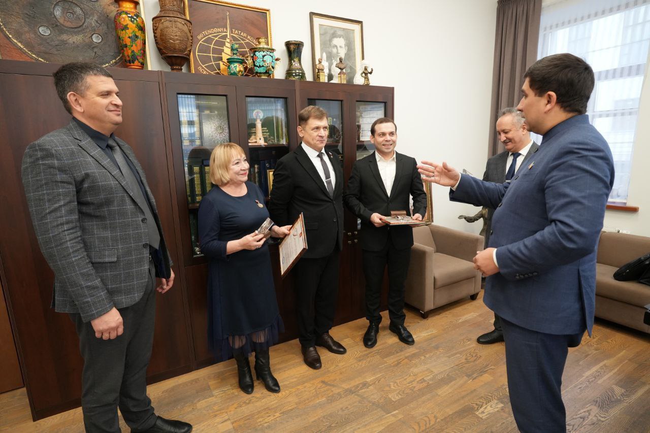 Роман Лысенко: Вместе с депутатом Народного Совета ЛНР Олегом Валерьевичем Ковалем посетили Всемирный конгресс татар в Казани Роман Лысенко: Вместе с депутатом Народного Совета ЛНР Олегом Валерьевичем Ковалем посетили Всемирный конгресс татар в Казани