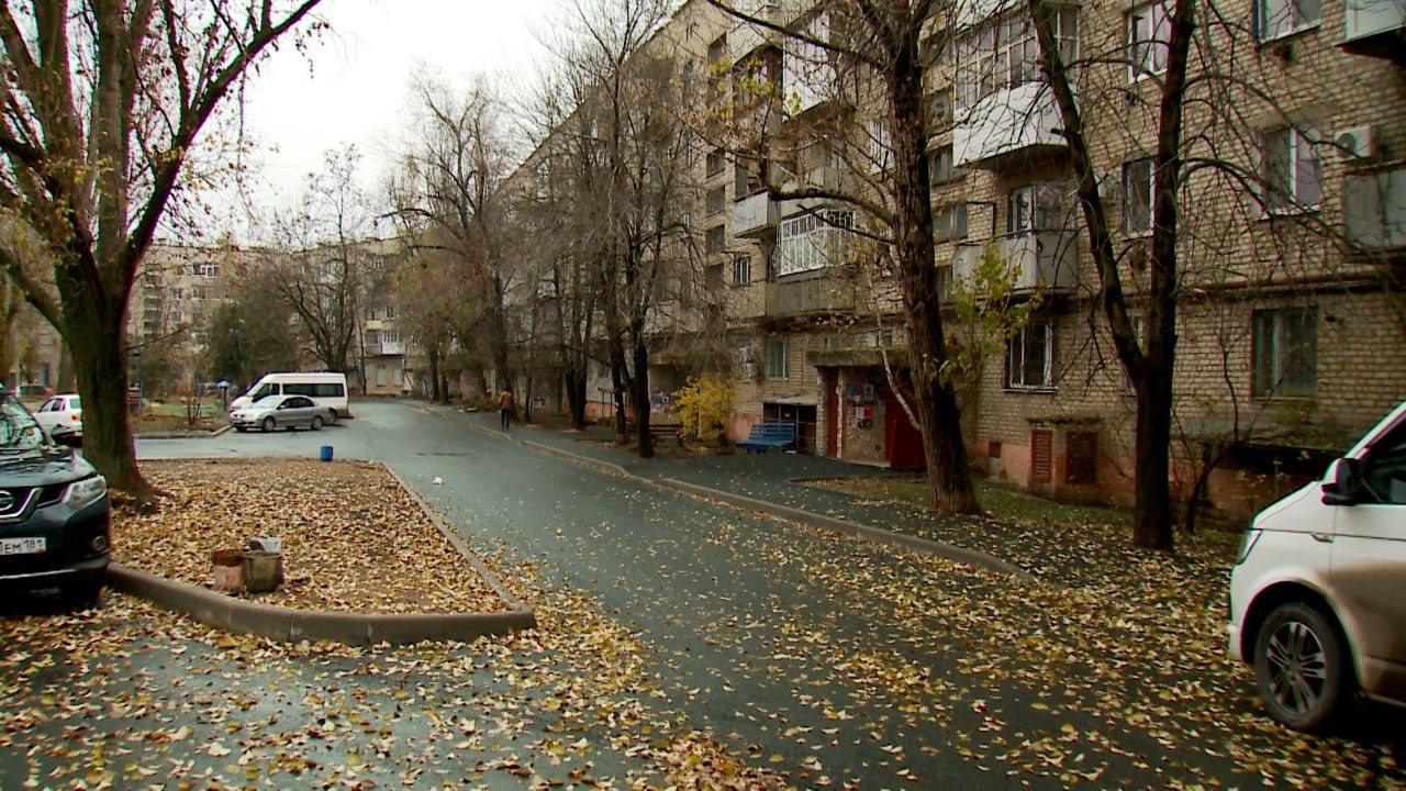 Благоустройство дворовой территории Микроцентра г.Краснодона завершено. Специалисты тюменской компании «Артстрой» привели в порядок 4500 квадратных метров, из них площадь тротуаров составила более 1000 квадратных метров Благоустройство дворовой территории Микроцентра г.Краснодона завершено. Специалисты тюменской компании «Артстрой» привели в порядок 4500 квадратных метров, из них площадь тротуаров составила более 1000 квадратных метров