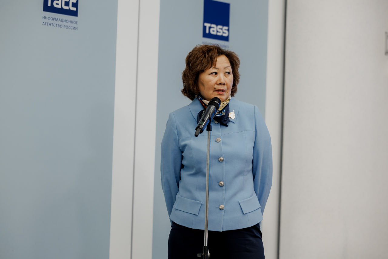 «Многие впервые в жизни откровенно говорят со священником именно на фронте. Считается, что установить первый контакт с ветераном боевых действий непросто, но у представителя церкви есть кредит доверия» «Многие впервые в жизни откровенно говорят со священником именно на фронте. Считается, что установить первый контакт с ветераном боевых действий непросто, но у представителя церкви есть кредит доверия»