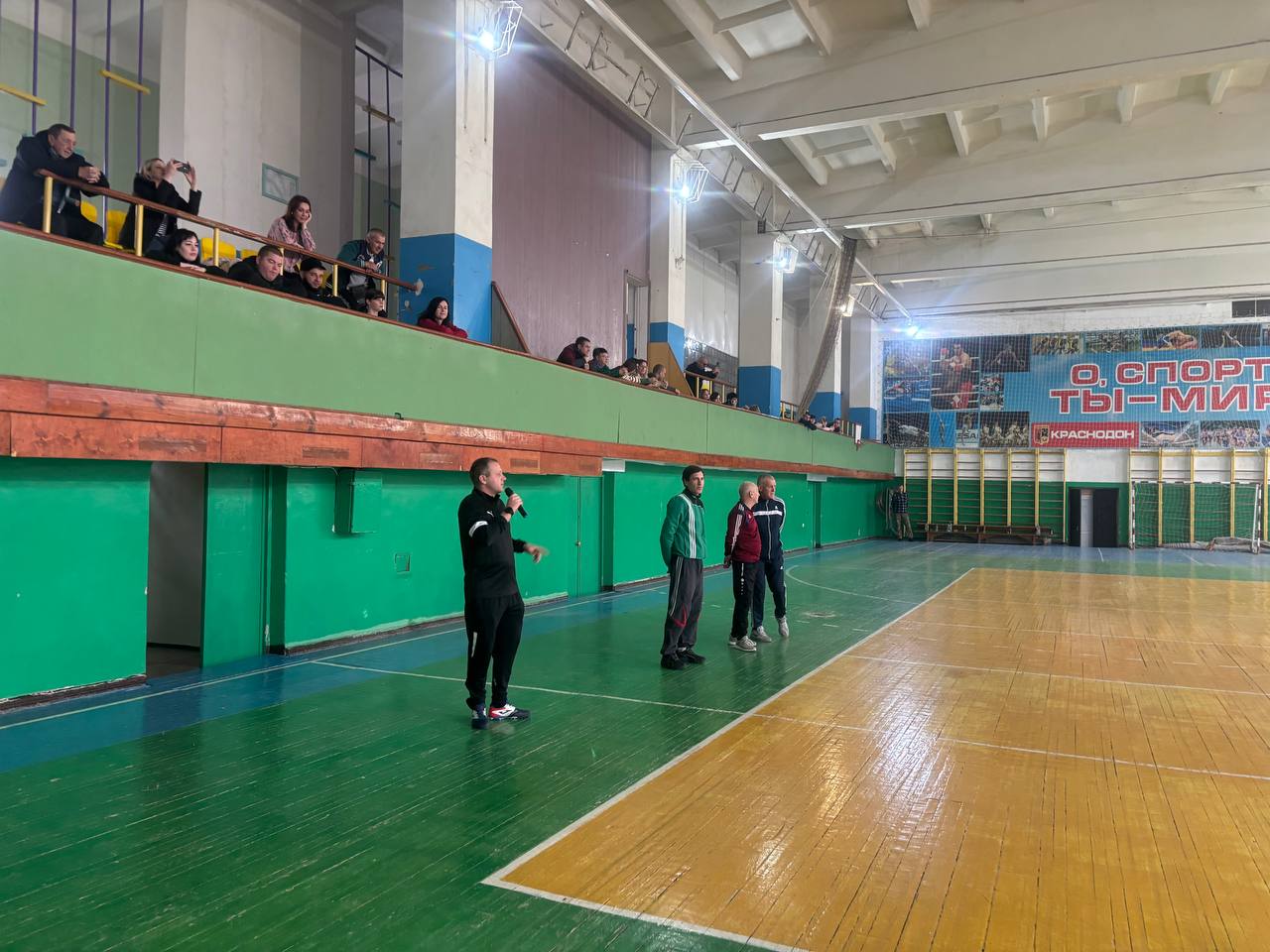 В Краснодоне состоялся турнир по мини - футболу среди школ муниципального округа В Краснодоне состоялся турнир по мини - футболу среди школ муниципального округа