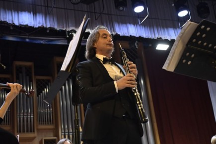 Известный гобоист Алексей Балашов выступил в Луганске