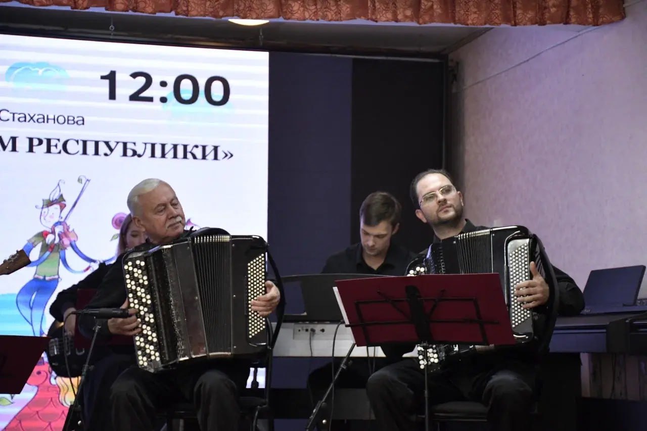 Мастера искусств вдохновляют юные дарования Стаханова