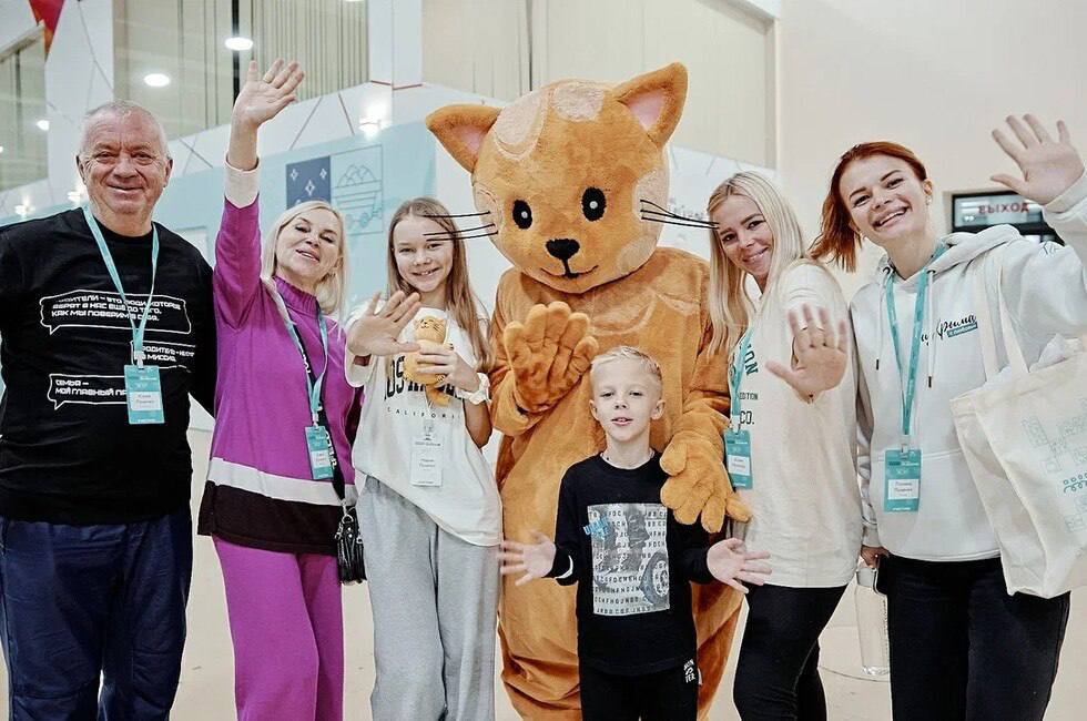 8 семей из ЛНР поборются за место в финале конкурса «Это у нас семейное»