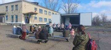 15 ноября в поселке Орджоникидзе прошла концертная программа, в которой был задействован многофункциональный передвижной культурный центр «Автоклуб», переданный МБУ «Краснодонский городской Дворец культуры им. «Молодой...