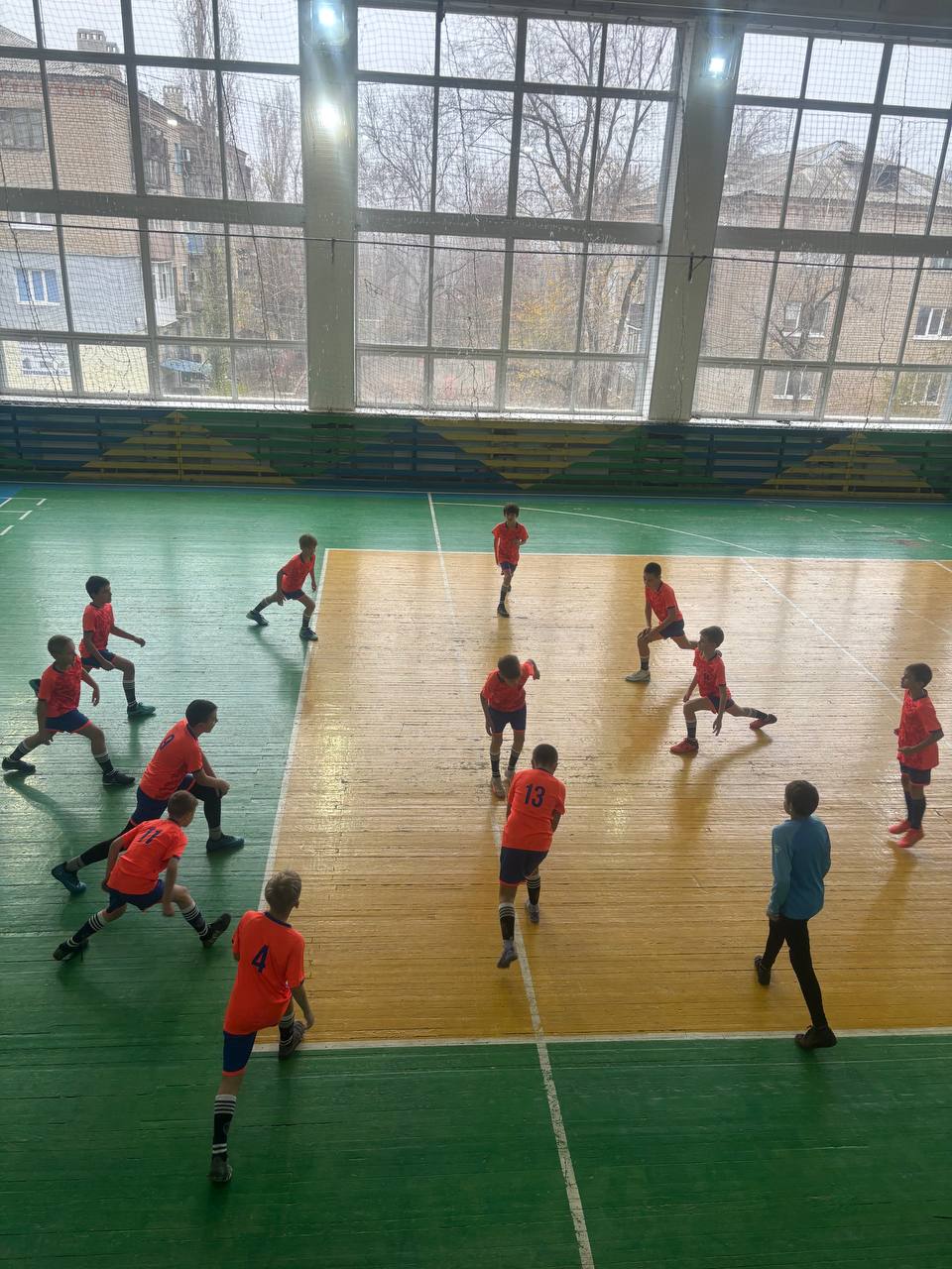 В Краснодоне состоялся турнир по мини - футболу среди школ муниципального округа В Краснодоне состоялся турнир по мини - футболу среди школ муниципального округа