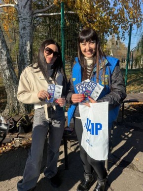 РАБОТА РЯДОМ С ЛЮДЬМИ. Активисты Краснолучского местного отделения ЛДПР провели встречу с жителями округа