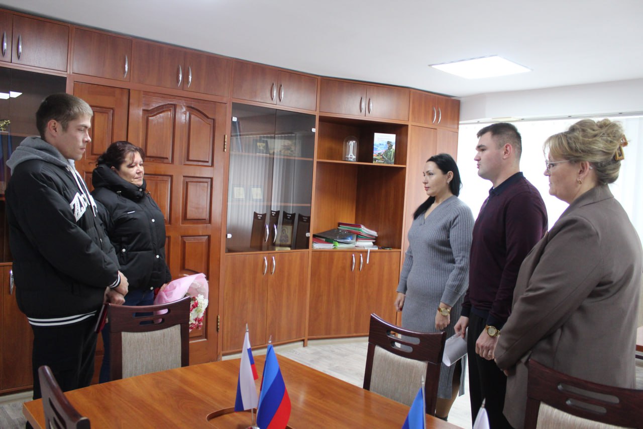 Юлия Кожухарь: 14 ноября в Новопсковском муниципальном округе произошло событие, наполненное одновременно глубокой скорбью и безмерной гордостью Юлия Кожухарь: 14 ноября в Новопсковском муниципальном округе произошло событие, наполненное одновременно глубокой скорбью и безмерной гордостью